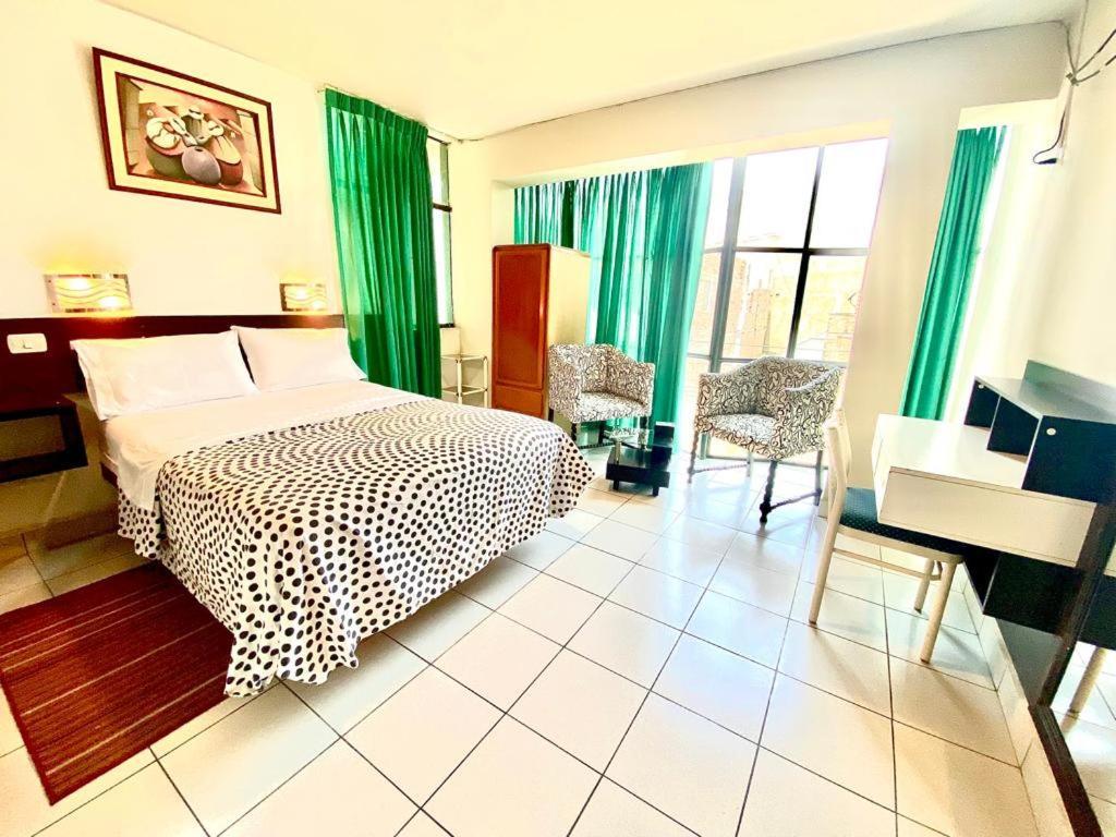 Casahotel Jockey Plaza Mall Лима Экстерьер фото